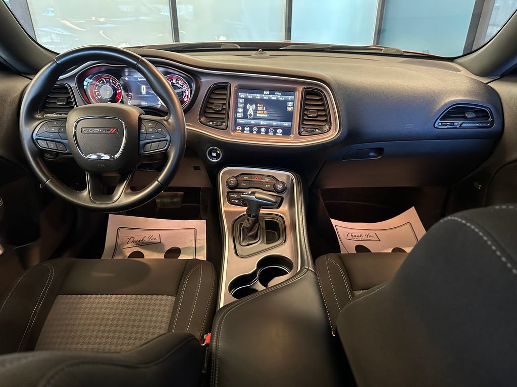 Used 2022 Dodge Challenger SXT AWD/4WD image 9