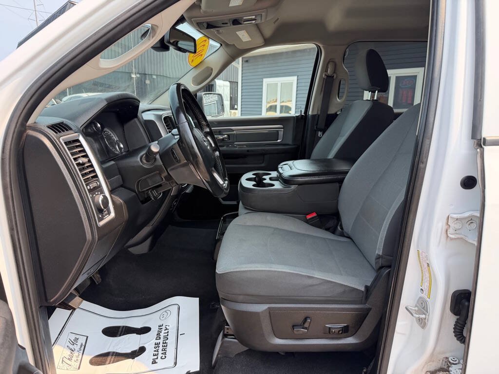 Used 2022 RAM 1500 Classic SLT w/ Electronics Convenience Group AWD/4WD image 13