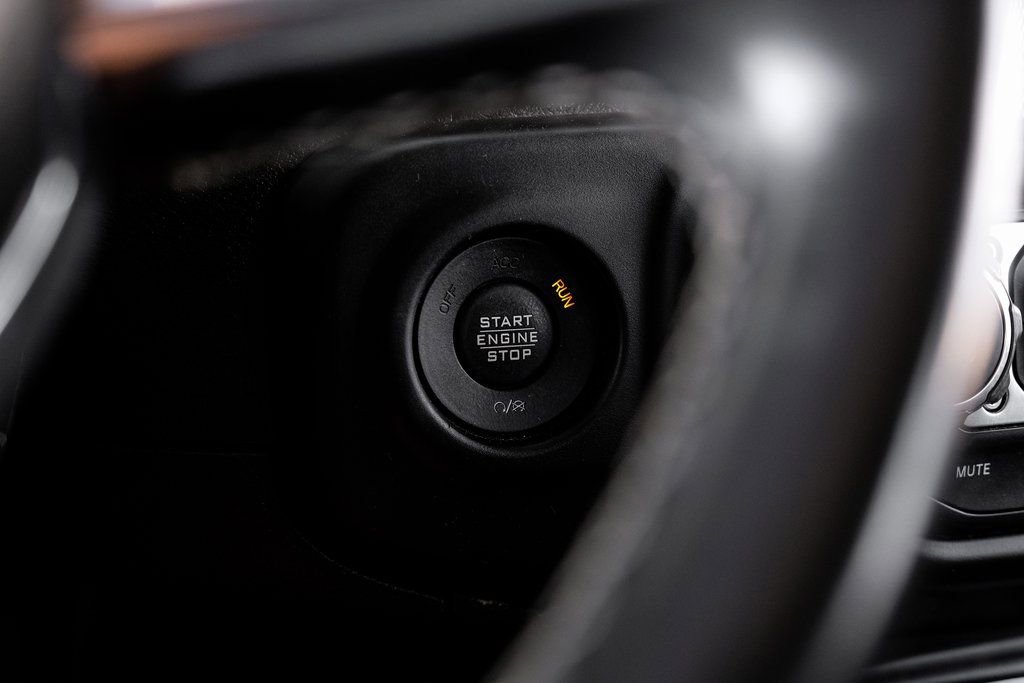 Used 2020 Jeep Wrangler Unlimited Sahara image 29