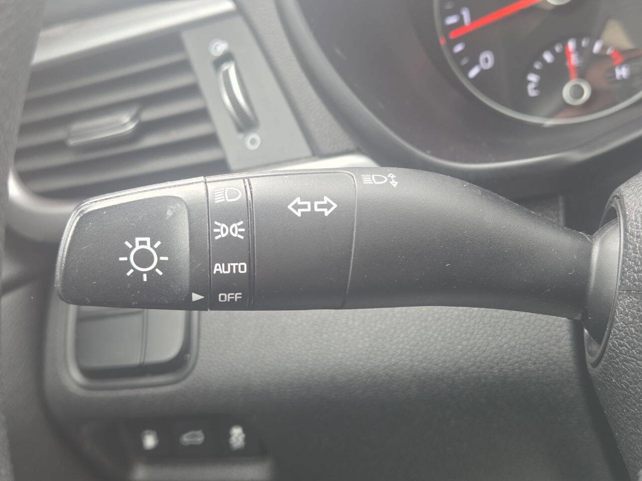 Used 2016 Kia Optima LX FWD image 30