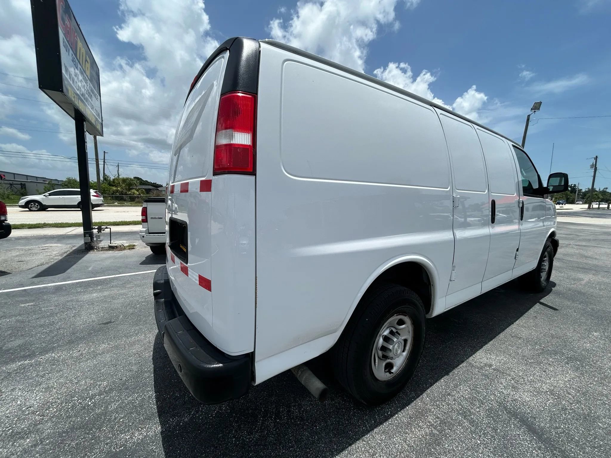 Used 2021 Chevrolet Express 2500 image 7
