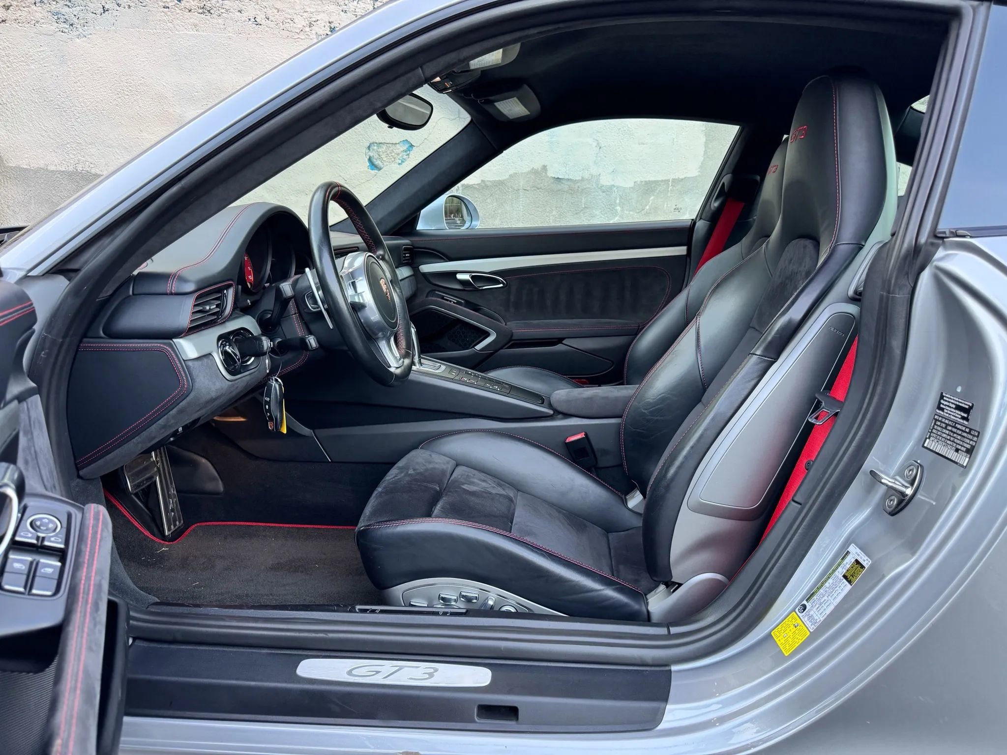 Used 2015 Porsche 911 GT3 RWD image 17