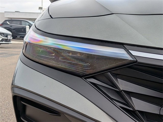 Used 2025 Hyundai Elantra Sport image 6