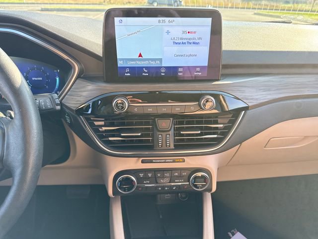 Used 2020 Ford Escape Titanium image 28