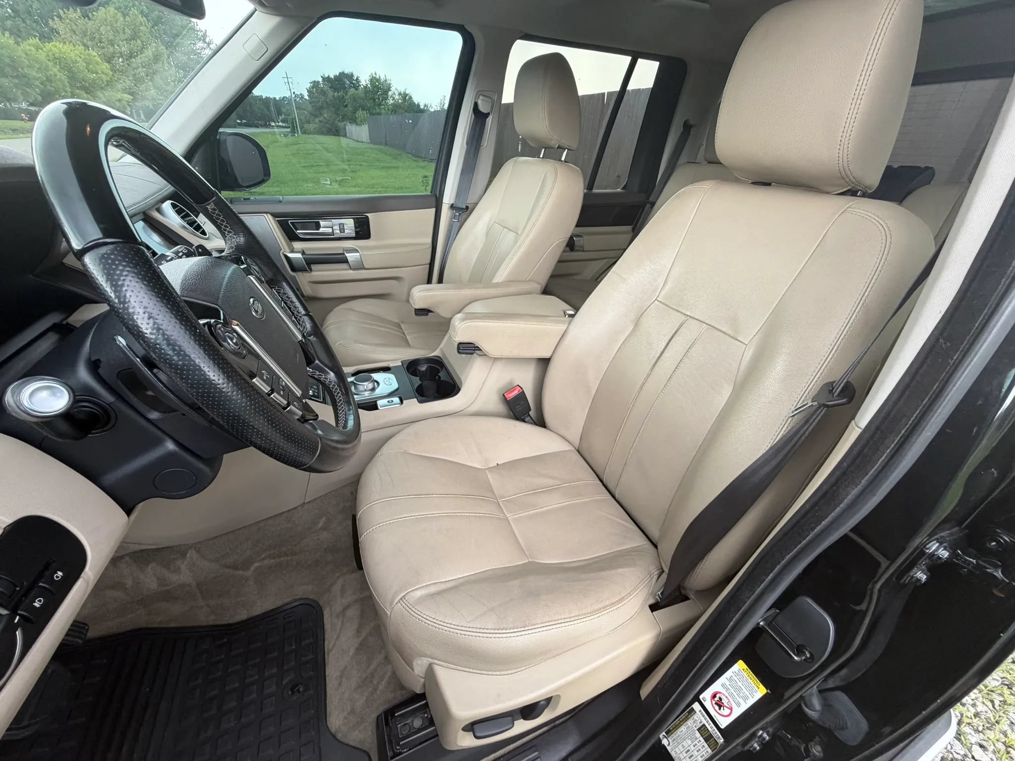 Used 2016 Land Rover LR4 HSE AWD/4WD image 18