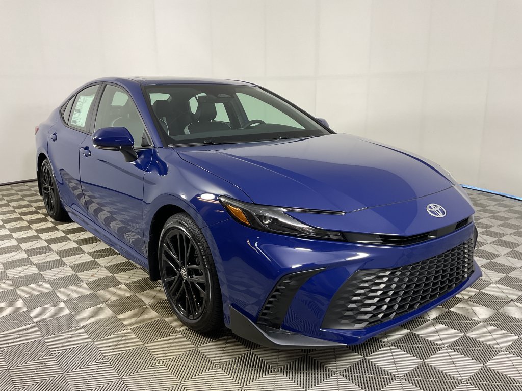 New 2026 Toyota Camry SE FWD image 1