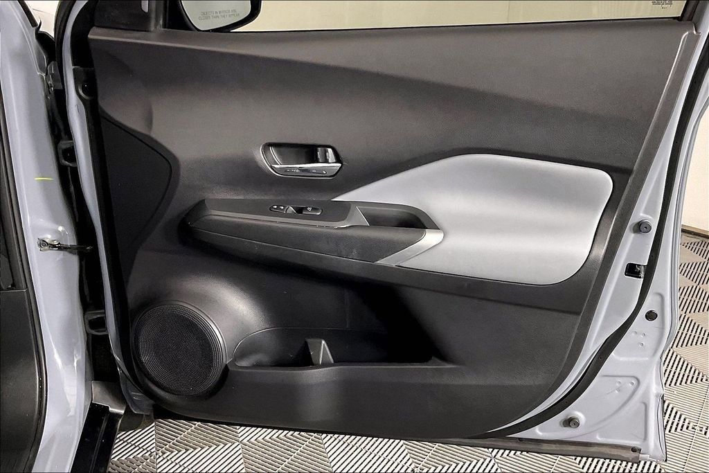 Used 2023 Nissan Kicks SR w/ SR Premium Package FWD image 23