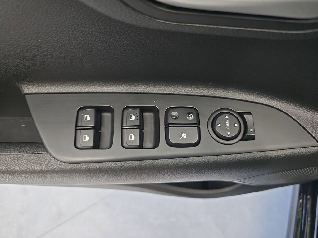 Used 2023 Kia Rio LX image 13