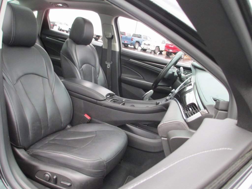 Used 2017 Buick LaCrosse Essence w/ Sun and Shade Package image 20