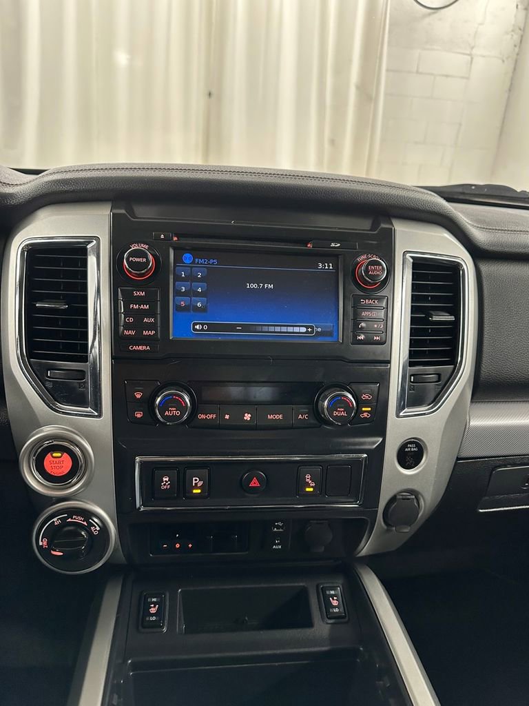 Used 2018 Nissan Titan S AWD/4WD image 21