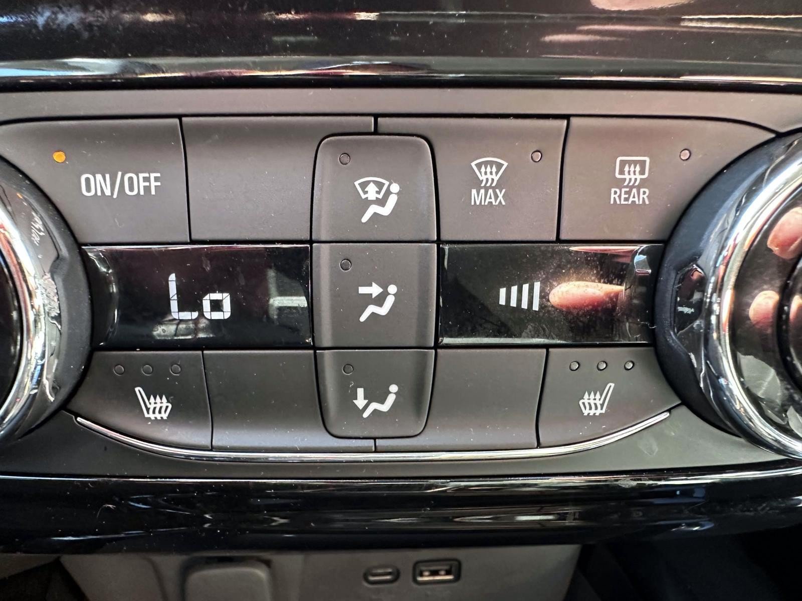 Used 2024 Chevrolet Trax LT w/ Driver Confidence Package FWD image 22