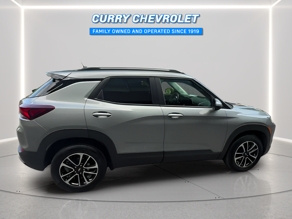 Used 2024 Chevrolet TrailBlazer LT AWD/4WD image 16