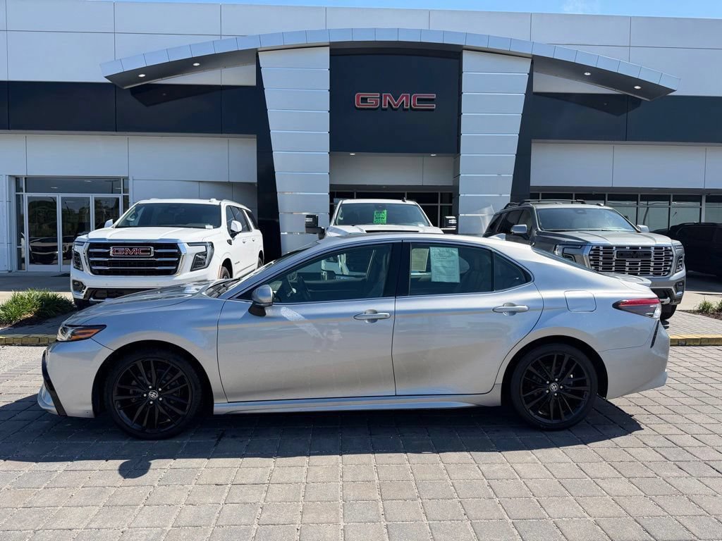 Used 2023 Toyota Camry XSE FWD image 9