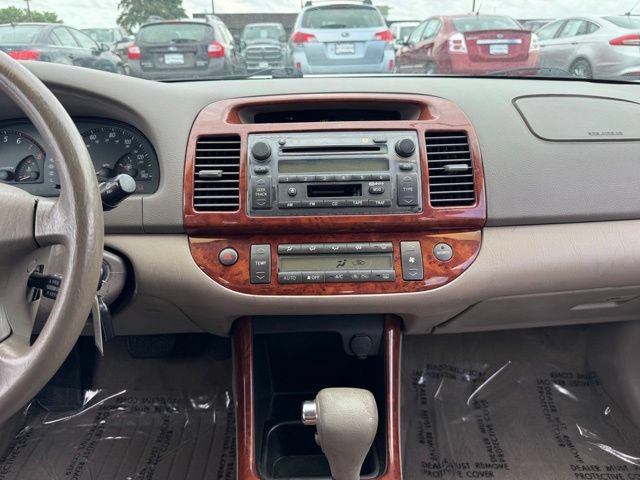Used 2002 Toyota Camry XLE FWD image 2
