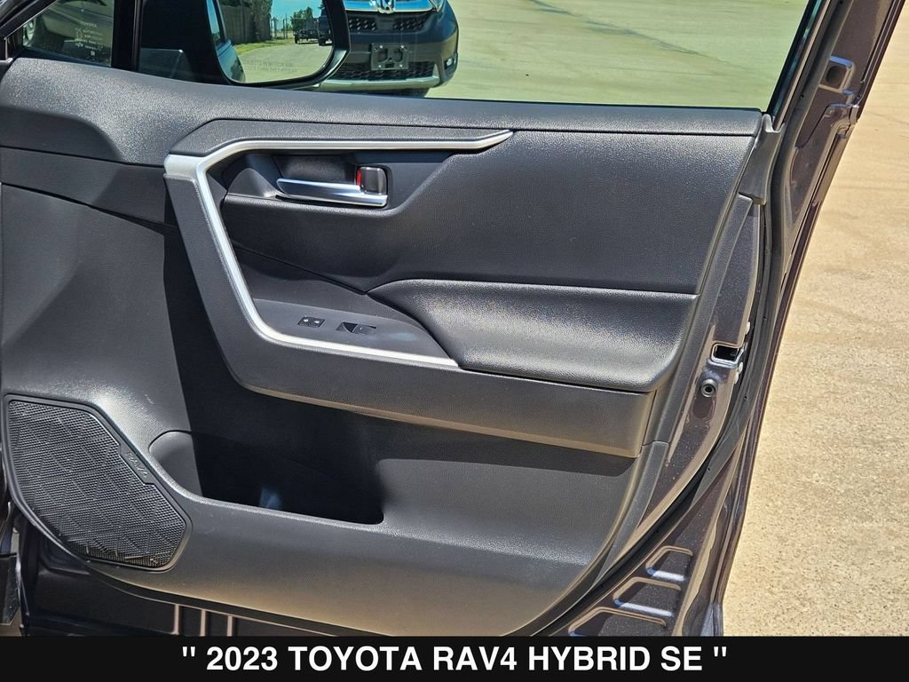 Used 2023 Toyota RAV4 SE AWD/4WD image 30