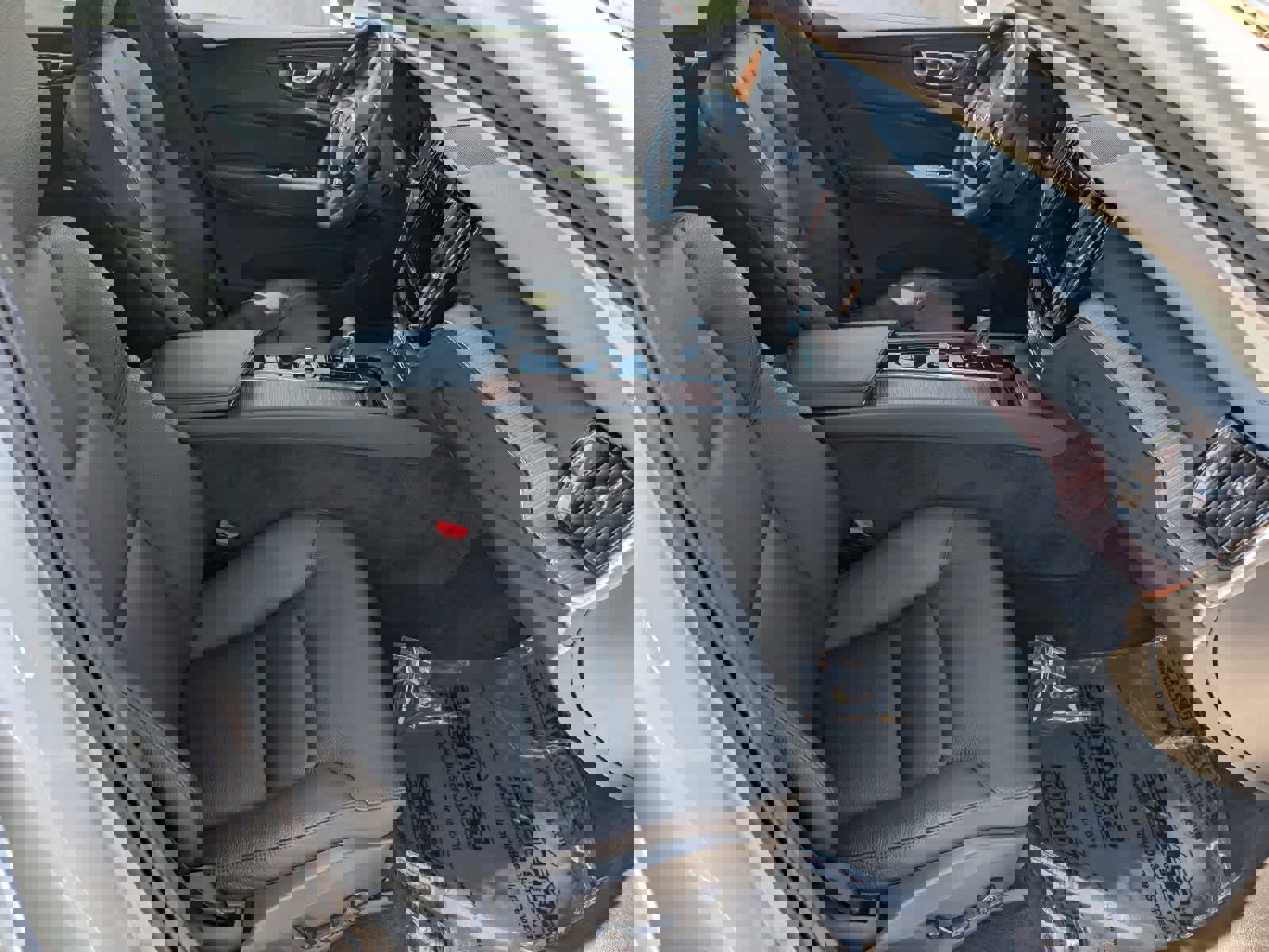 Used 2023 Volvo XC60 B5 Plus image 9