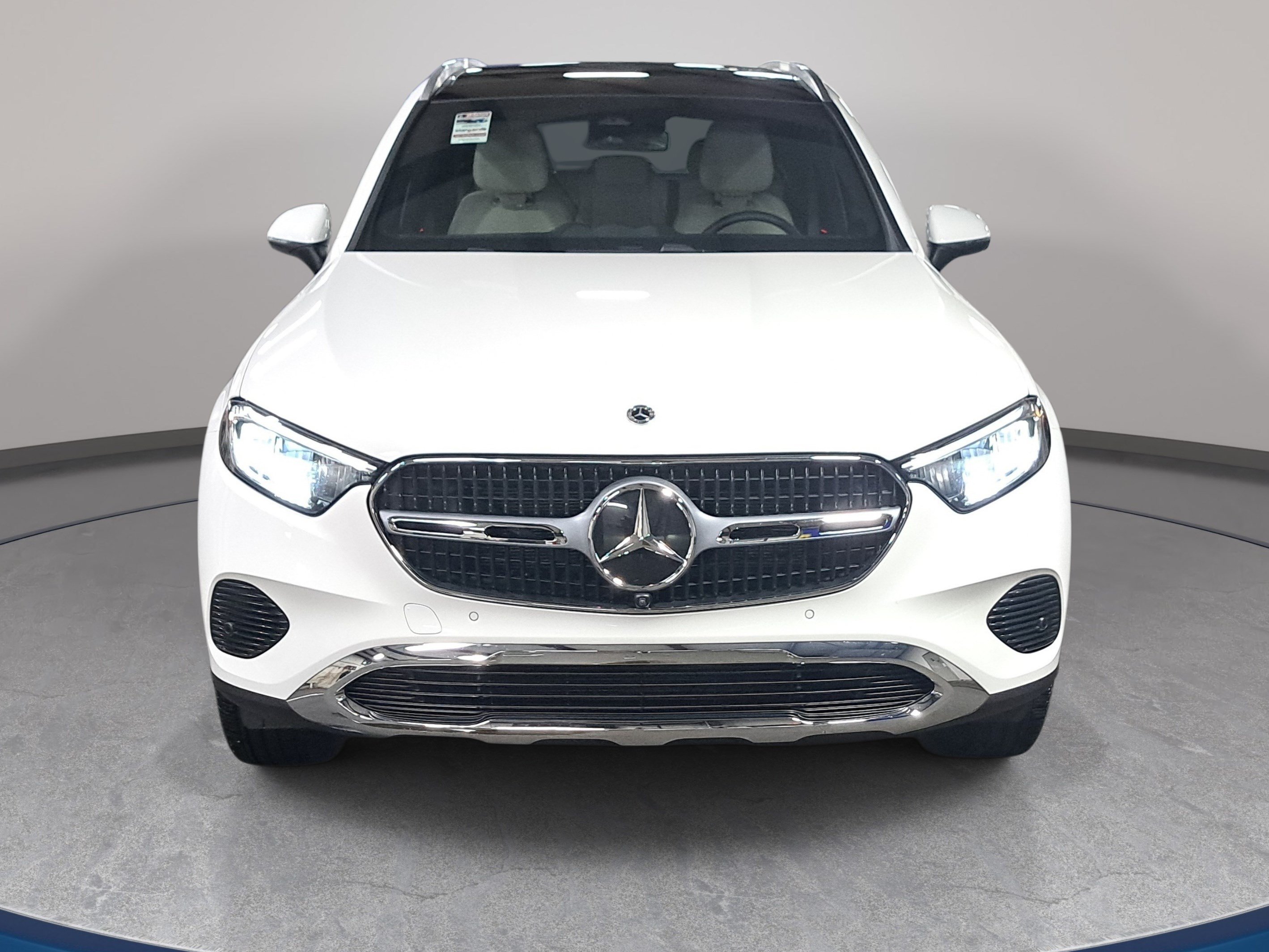Used 2026 Mercedes-Benz GLC 300 4MATIC image 2