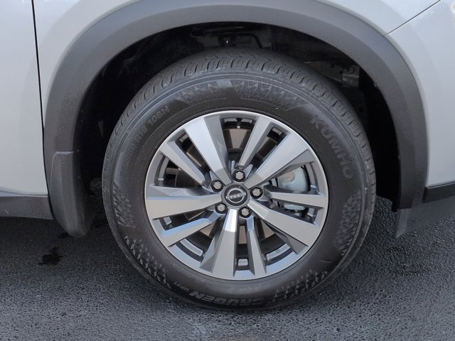 Certified 2025 Nissan Pathfinder SL image 10