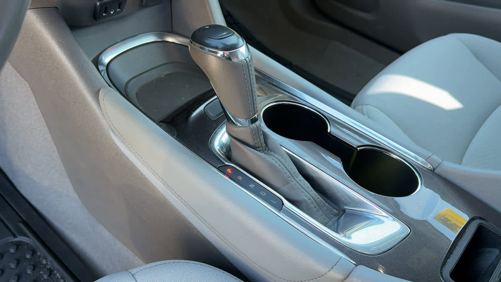 Used 2018 Chevrolet Malibu LT image 12