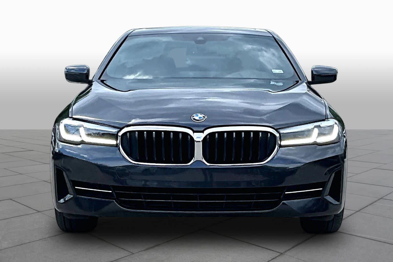 Used 2023 BMW 530i w/ Convenience Package RWD image 3