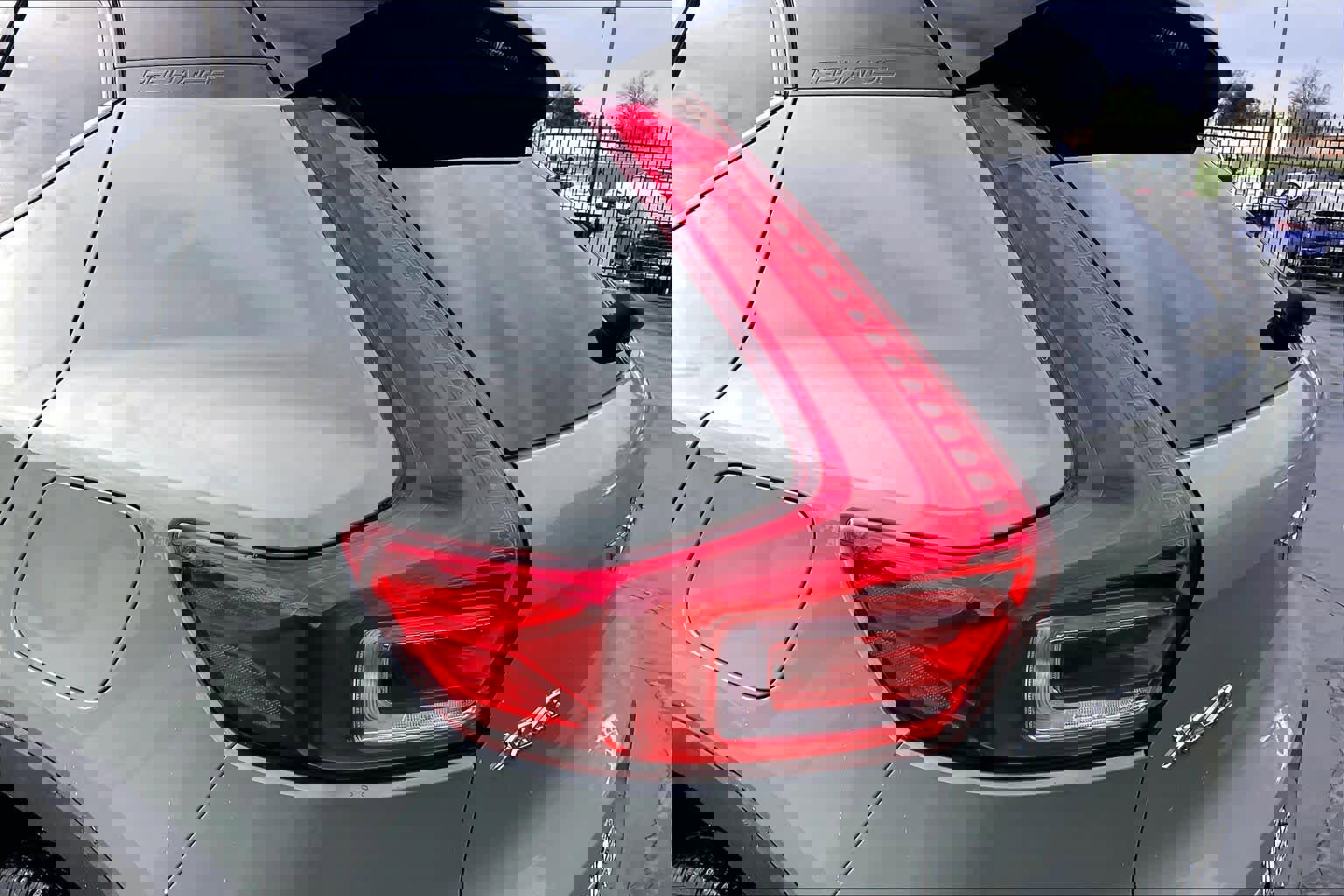 Used 2023 Volvo XC40 Recharge Ultimate image 32