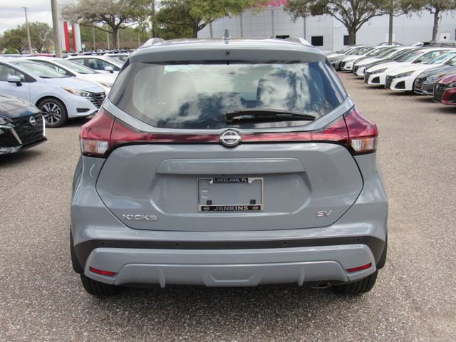 Used 2024 Nissan Kicks SV FWD image 4