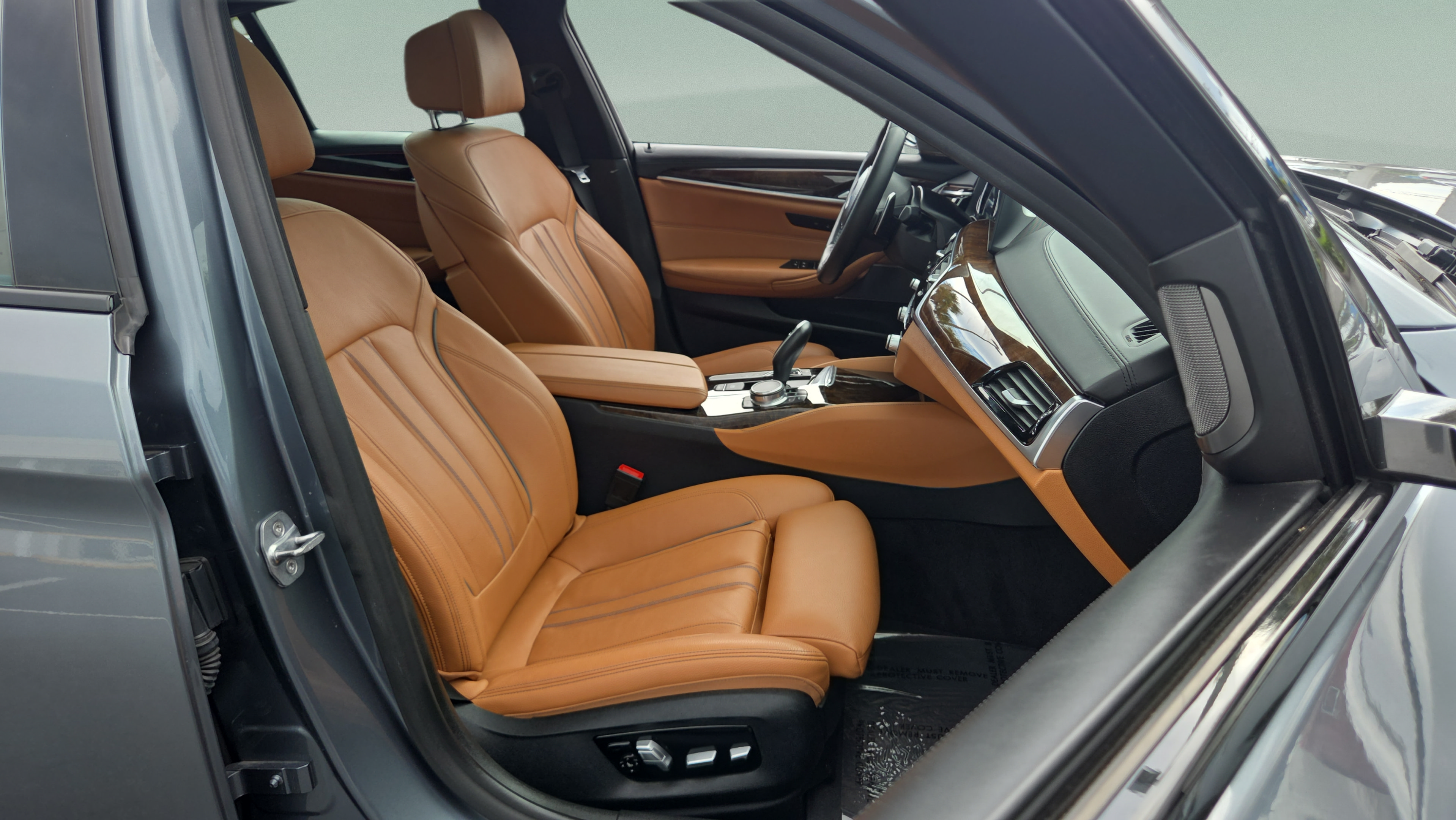 Used 2018 BMW 540i w/ M Sport Package RWD image 17