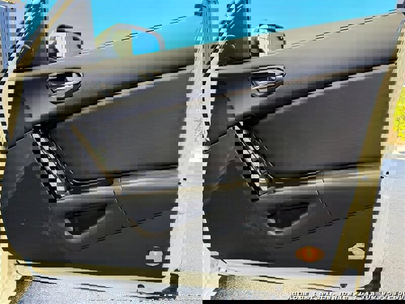 Used 2005 MAZDA RX-8 w/ AT Grand Touring Pkg image 35