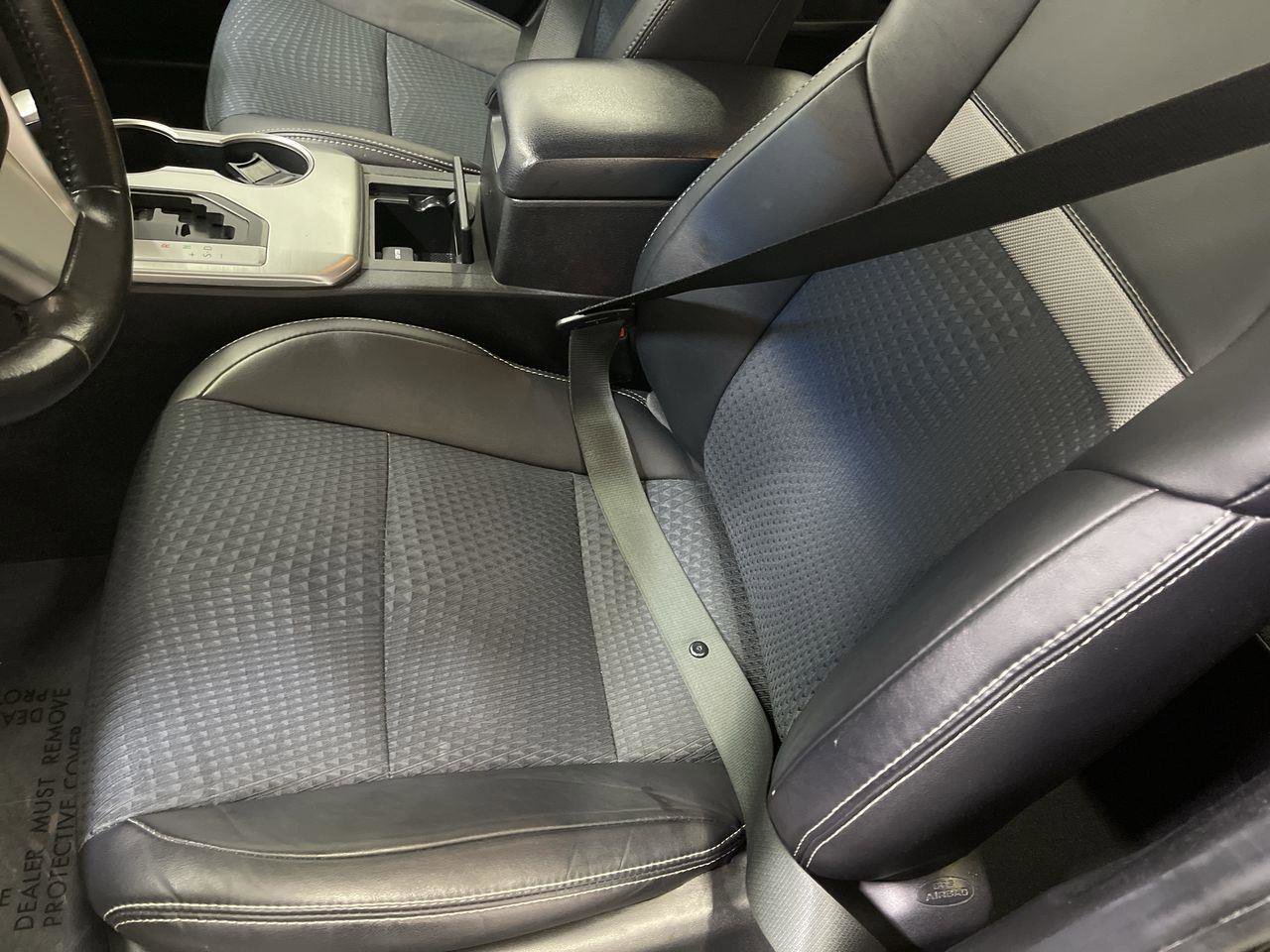 Used 2014 Toyota Camry SE FWD image 11