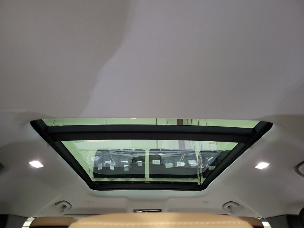 New 2026 Land Rover Defender 110 X-Dynamic SE image 27