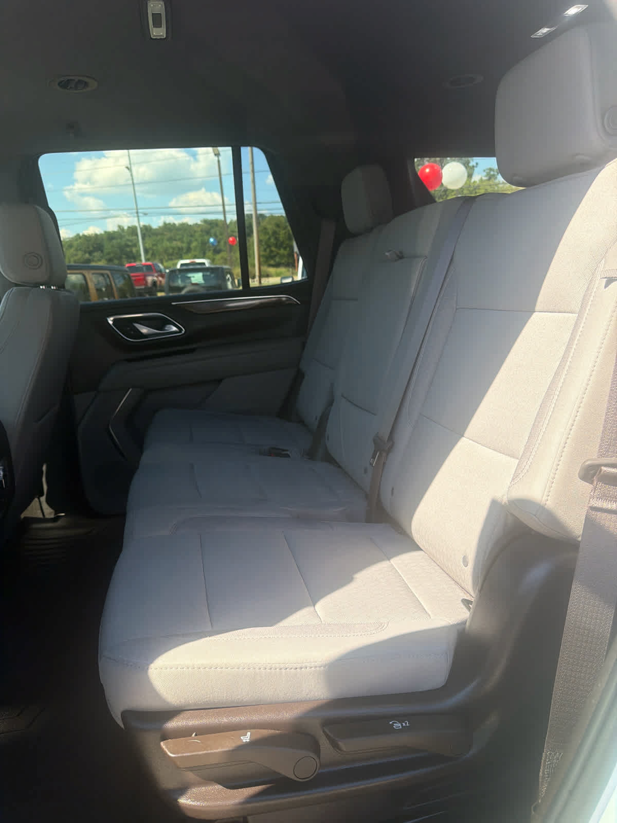 Used 2022 GMC Yukon SLE AWD/4WD image 13