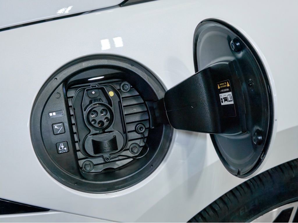 Used 2024 Hyundai Ioniq 6 SEL image 5