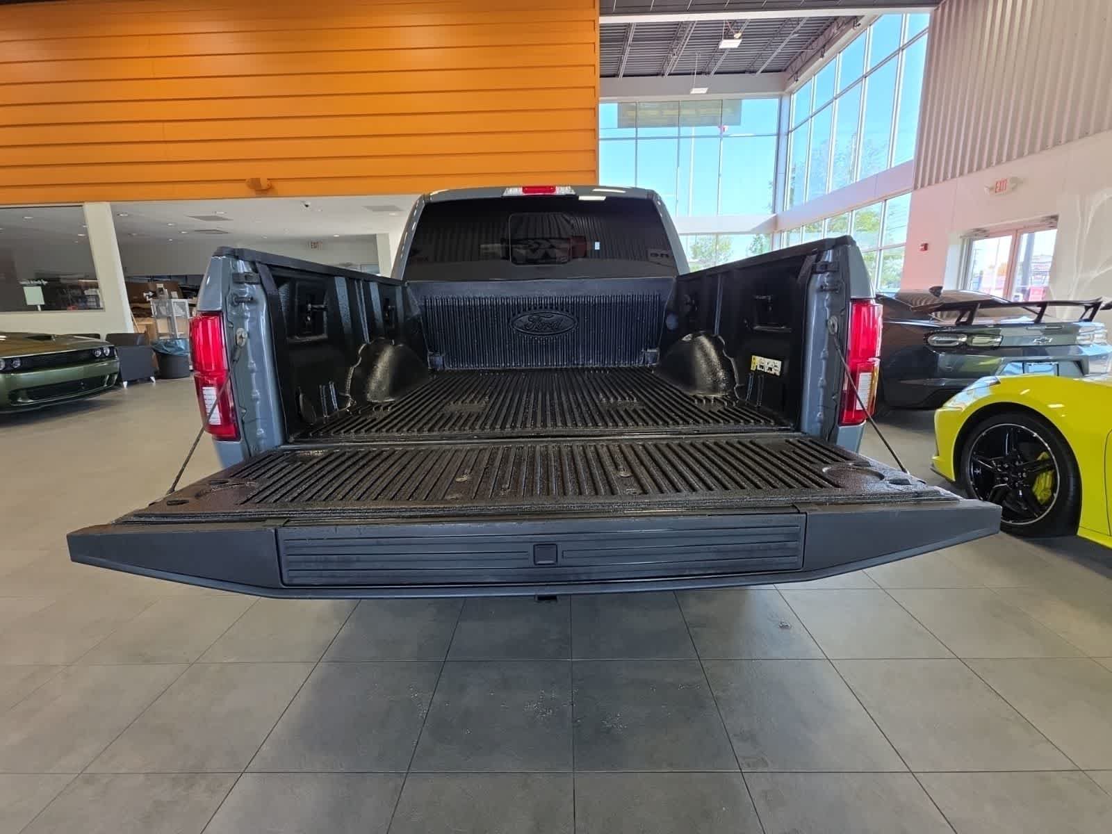 Used 2019 Ford F150 Lariat w/ Equipment Group 502A Luxury AWD/4WD image 11