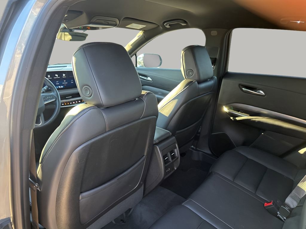 Used 2024 Cadillac XT4 Premium Luxury image 18