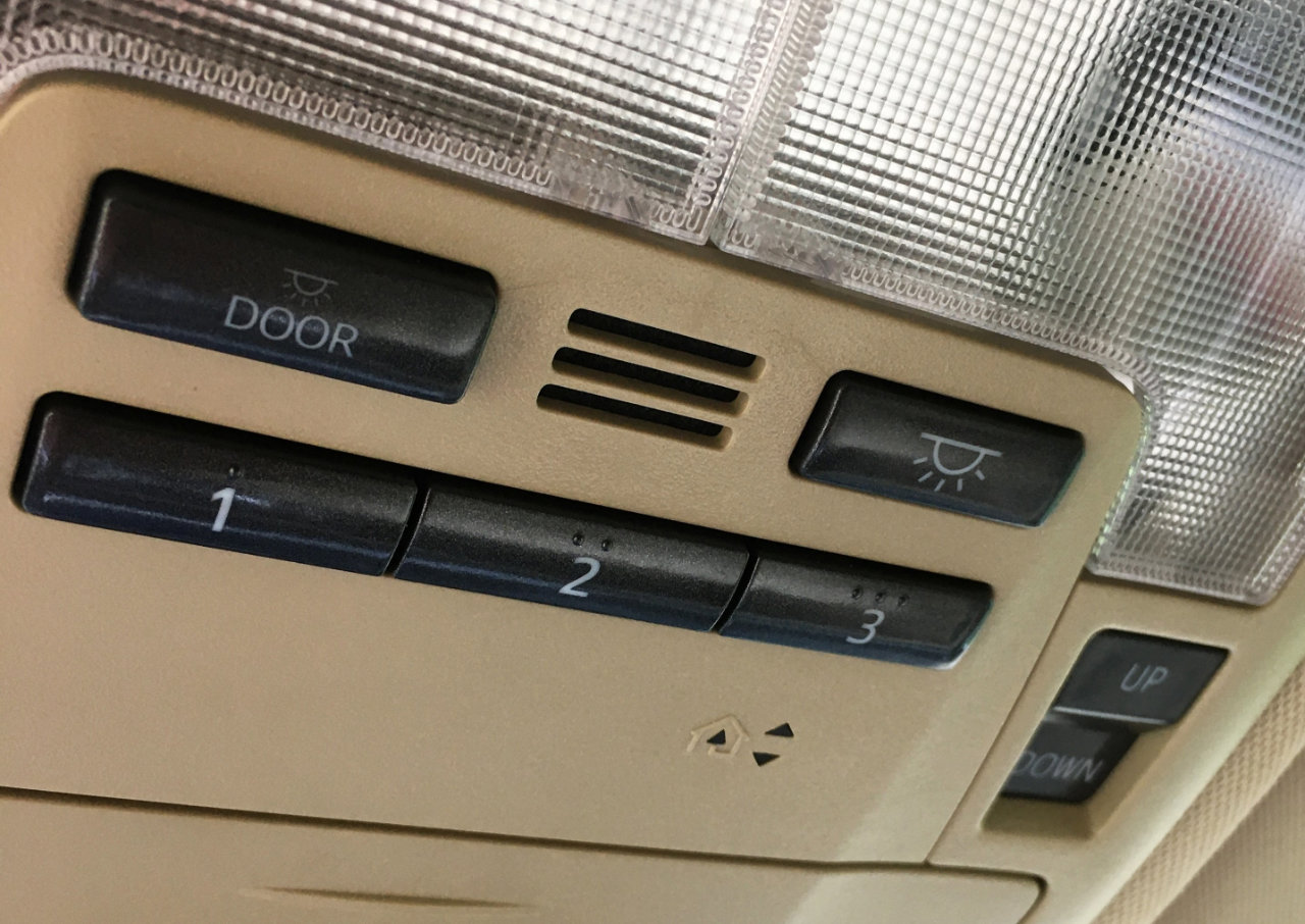 Used 2017 Toyota Highlander XLE image 37