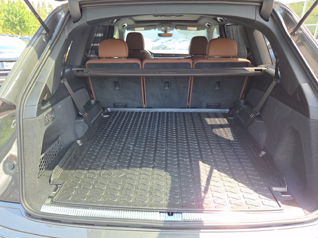 Certified 2025 Audi Q7 3.0T Premium Plus AWD/4WD image 28