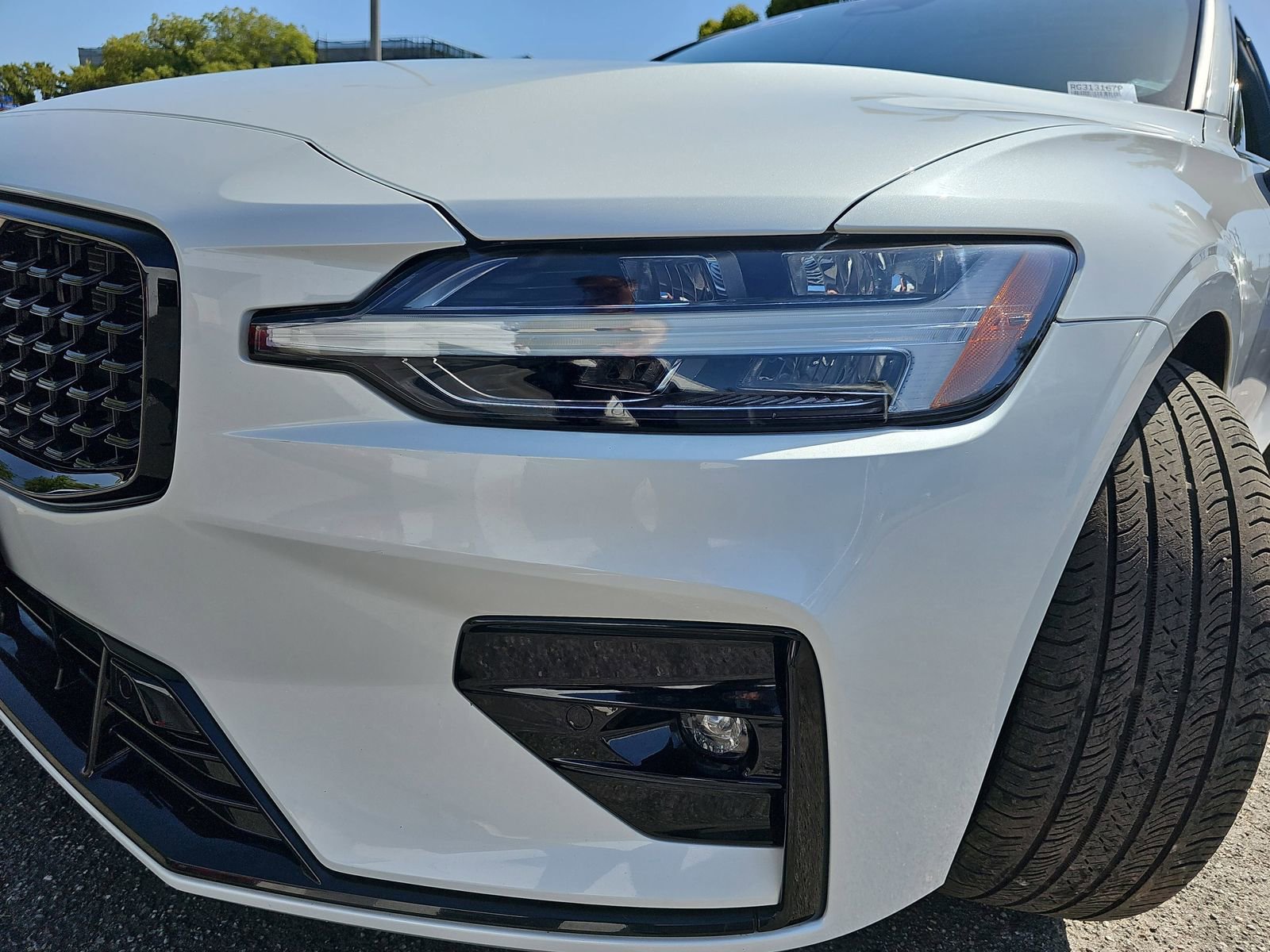 Used 2024 Volvo S60 B5 Core image 30