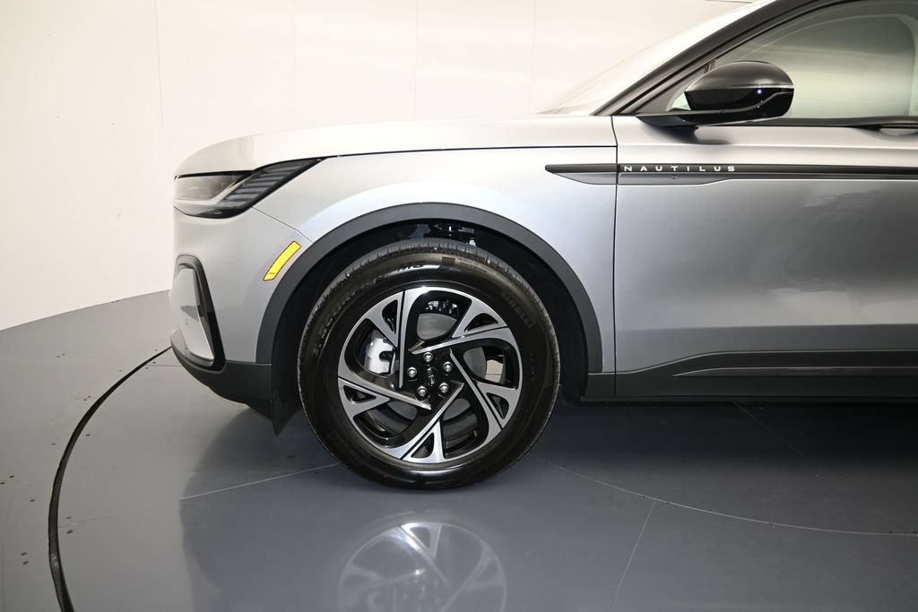 New 2026 Lincoln Nautilus Premier w/ Jet Appearance Package AWD/4WD image 9