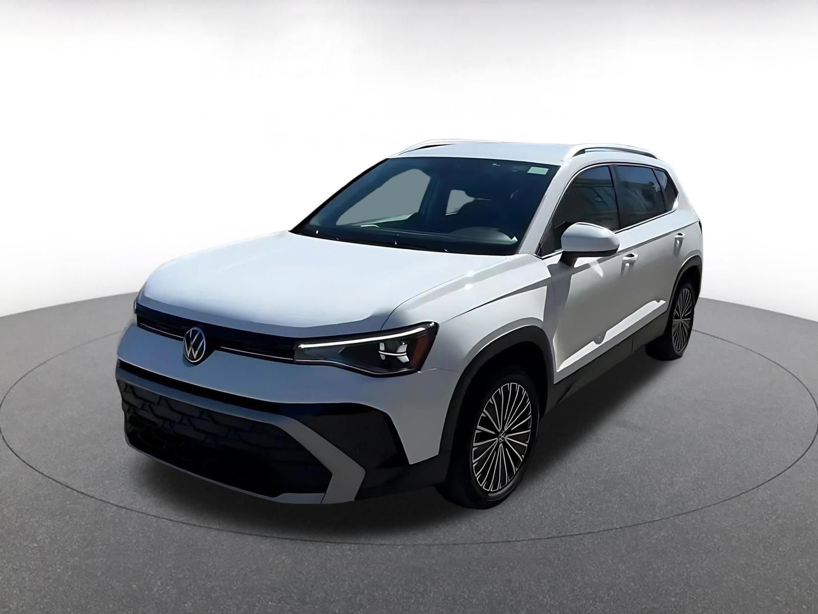 Used 2025 Volkswagen Taos SE FWD image 7