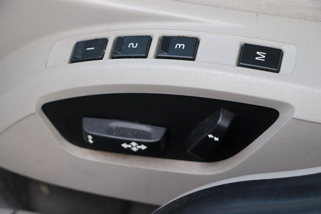 Used 2011 Volvo V50 T5 FWD image 11