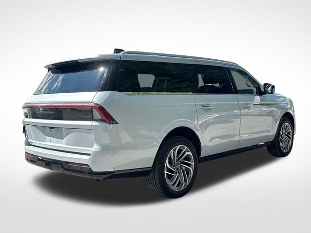 Used 2025 Lincoln Navigator L Reserve AWD/4WD image 6