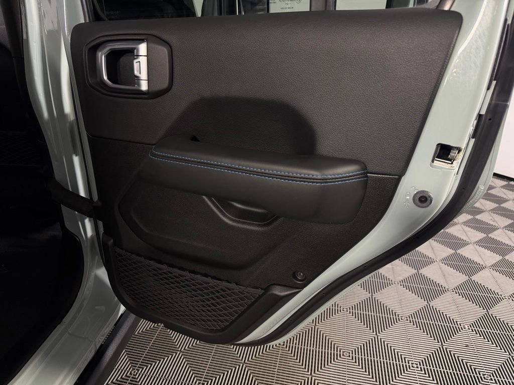 Used 2024 Jeep Wrangler Unlimited Rubicon 4xe image 31