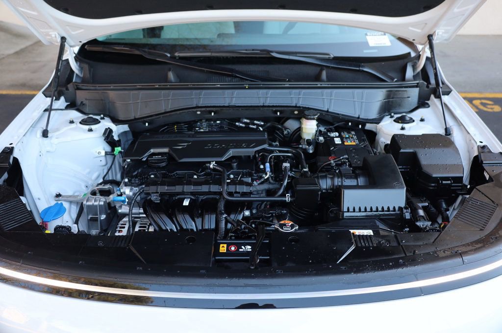 Used 2025 Hyundai Kona SEL image 11