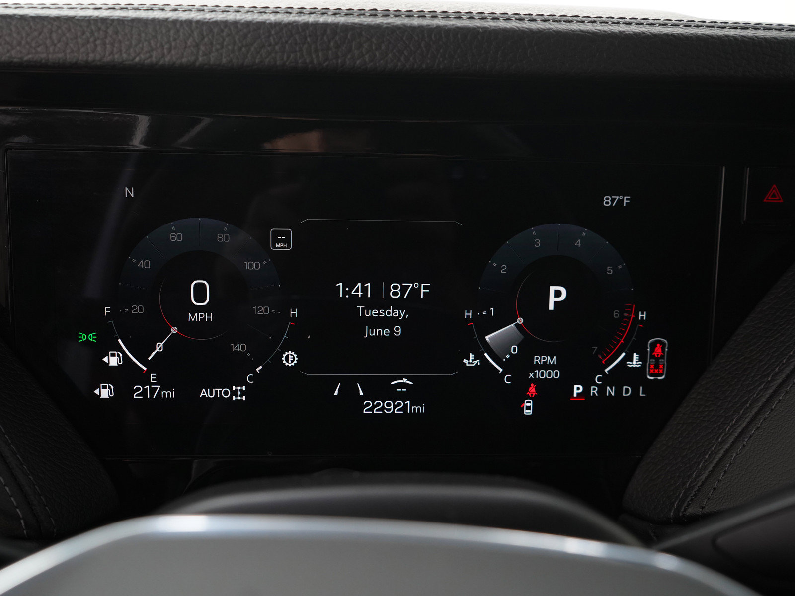 Used 2025 GMC Yukon XL Denali AWD/4WD image 33