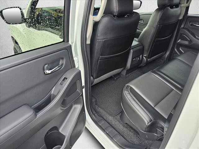 Used 2022 Nissan Frontier SV image 10