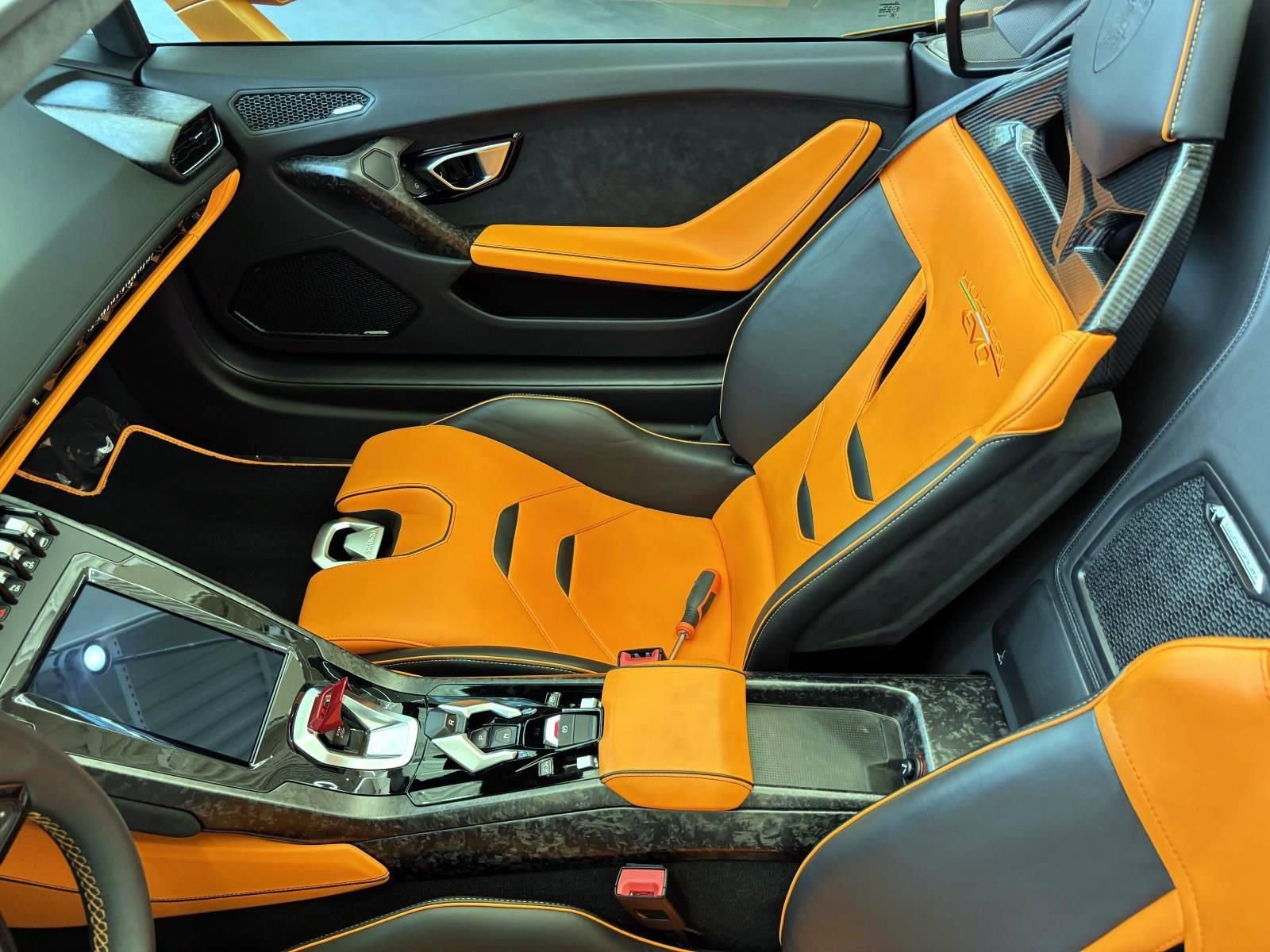Used 2021 Lamborghini Huracan EVO RWD image 38
