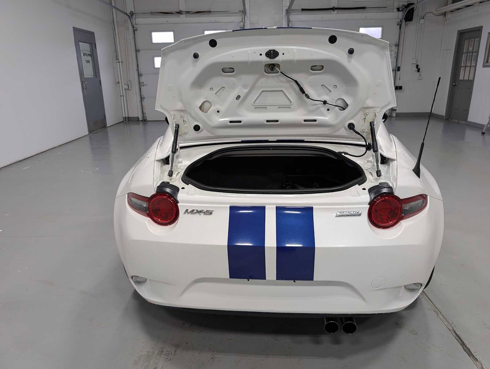 Used 2018 MAZDA MX-5 Miata RF Grand Touring image 36