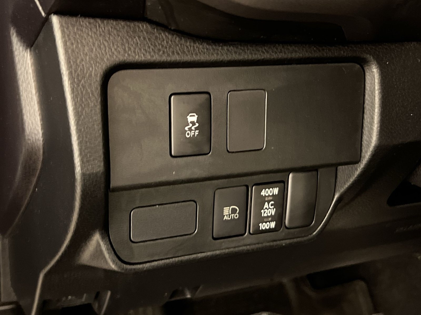 Used 2020 Toyota Tacoma TRD Off-Road AWD/4WD image 31