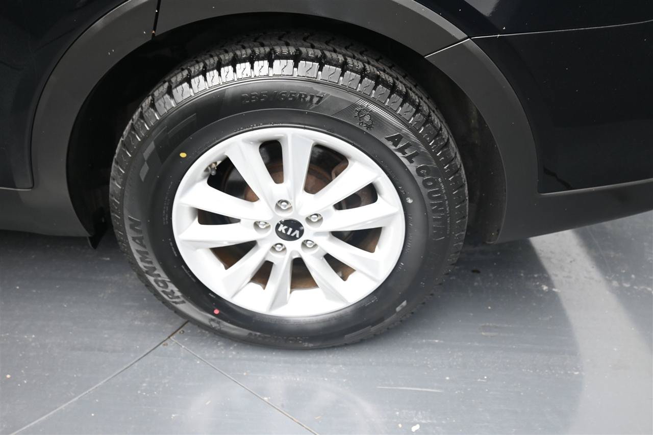 Used 2019 Kia Sorento L FWD image 16