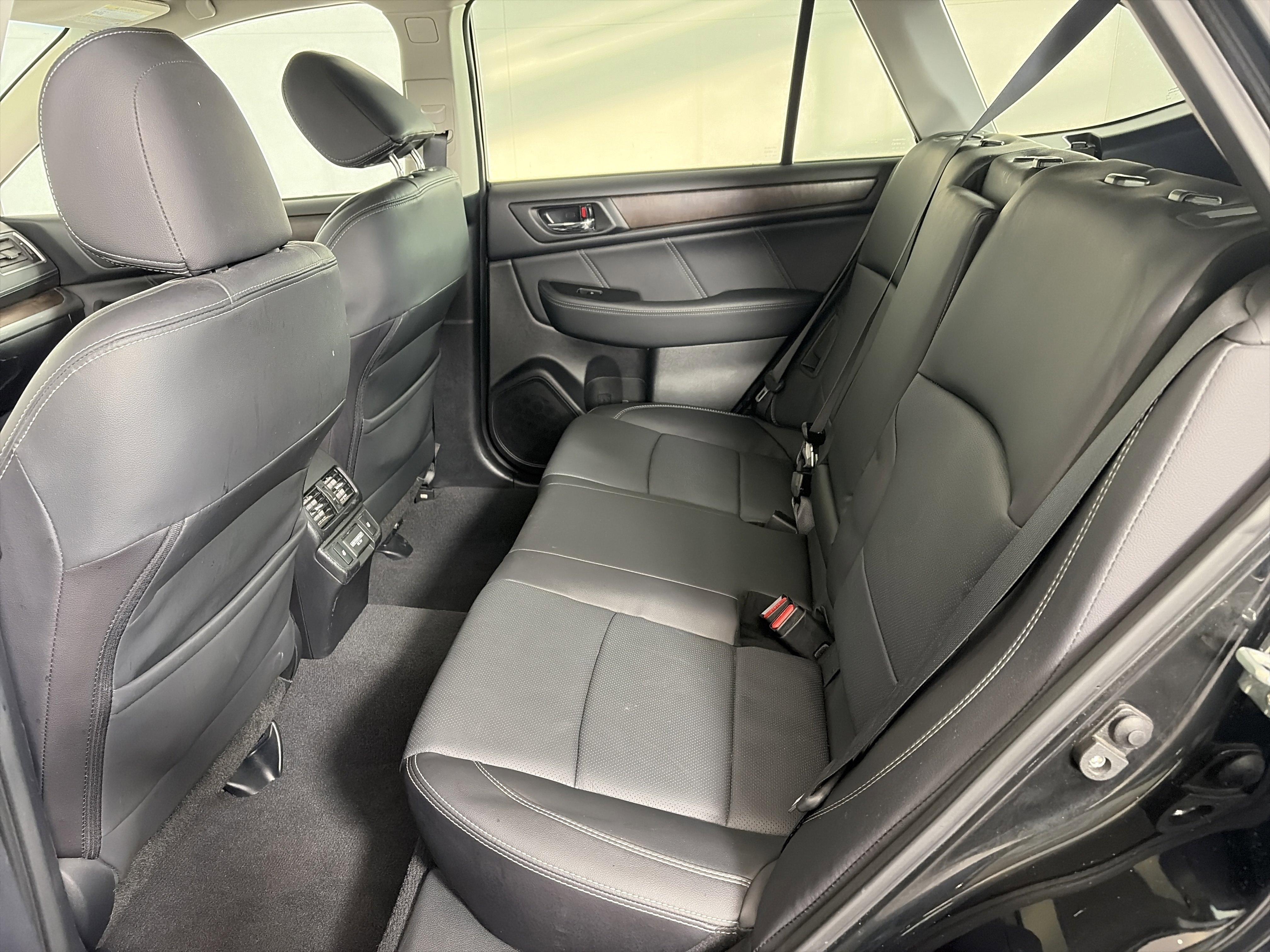 Used 2018 Subaru Outback 2.5i Limited image 7